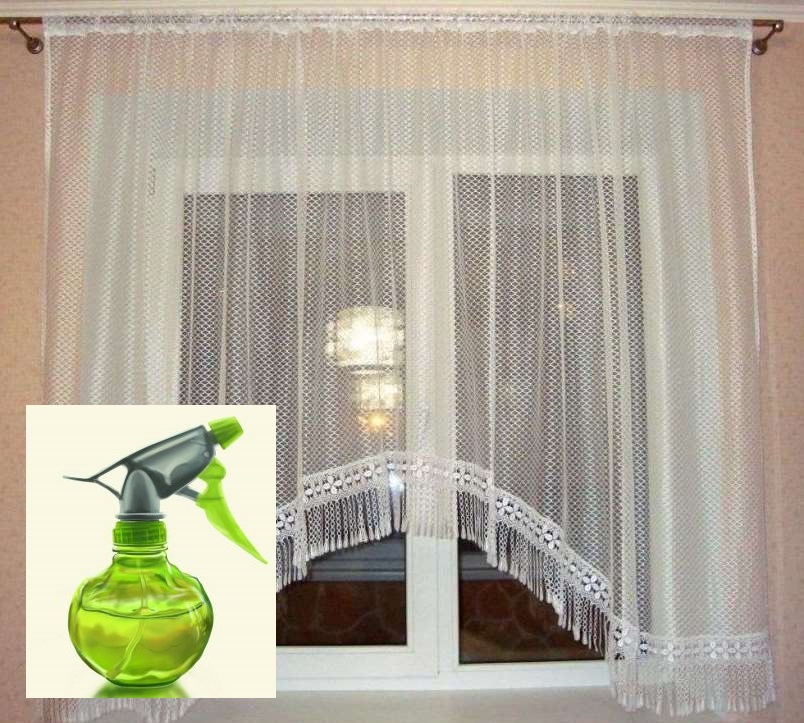 Tulle Capron à franges sur la fenêtre de la cuisine