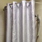 Grommet trên grommet trong phòng tắm