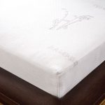 Les couvre-matelas matelassés sont agréables au toucher, il est confortable pour dormir sur eux