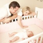 Matelas confortable et correct pour un nouveau-né