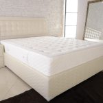 Matelas surélevé avec bloc de ressorts indépendant et insertions supplémentaires