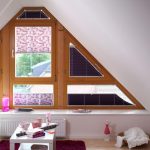 Blinds on windows with round inserts