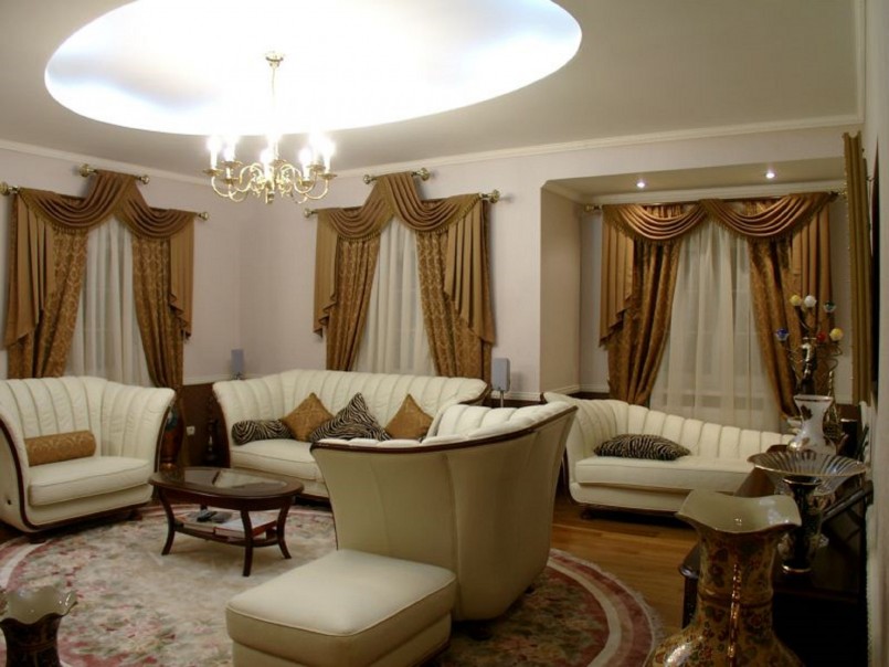 rideaux classiques dans le hall