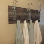 porte-serviettes dans la photo de la salle de bain