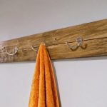 porte-serviettes dans la salle de bain