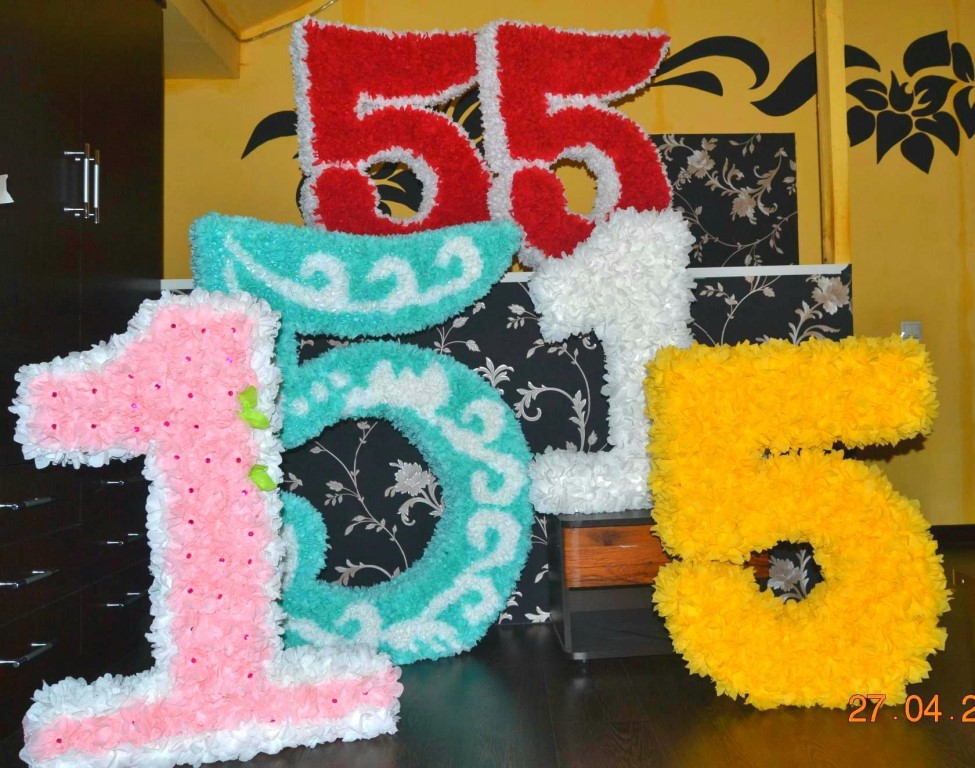 décor de chiffres et de lettres de serviettes