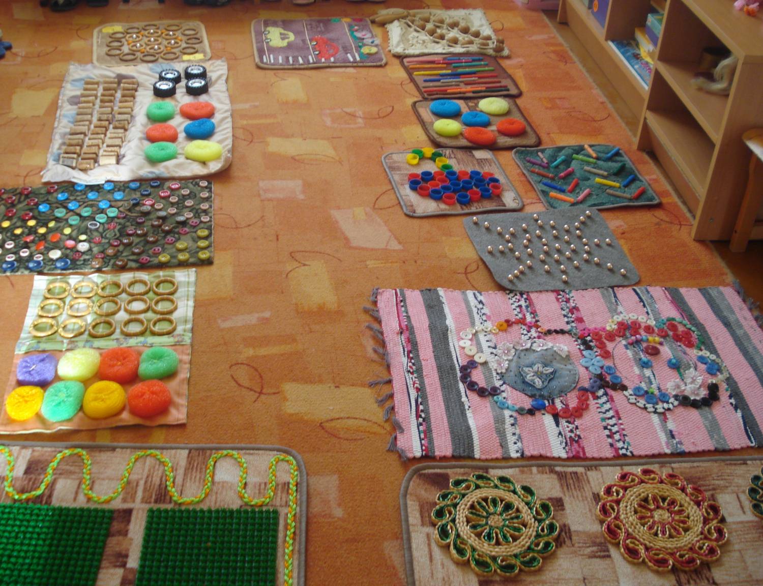 idées de design de tapis de massage pour bébé
