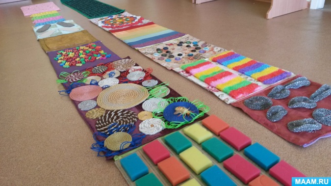 idées de tapis de massage pour bébé