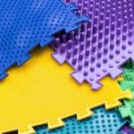comment faire un tapis de massage pour bébé pour les pieds