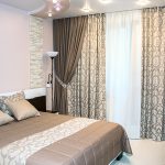 rideaux sur la corniche de plafond double