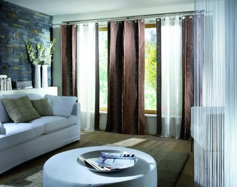 Çift perdeli modern tarz oturma odası