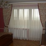 Décoration de fenêtre en tulle avec porte de balcon