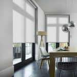 Sol en céramique dans le salon d'une maison de campagne
