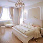 Luminosa camera da letto in stile classico
