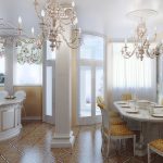Weiße Vorhänge in klassischem Interieur