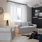 Wohnzimmerdesign mit weißen Vorhängen