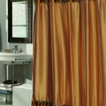 Rideau marron avec assemblages