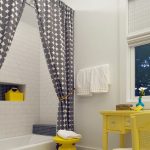 Intérieur de la salle de bain créative