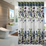 Rideau en tissu avec ornement floral