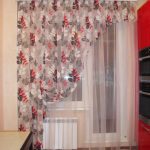 Tulle blanc avec ornement brillant
