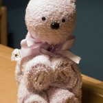 jouets serviette ours en peluche