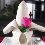comment plier des serviettes pour les idées de design de tables originales