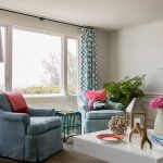 beaux rideaux dans la photo intérieure de l'appartement