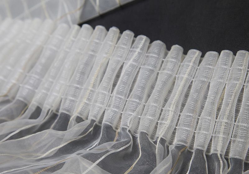 Exemple de montage crayon sur tulle transparent