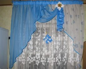 Κουρτίνα από διάφορα στοιχεία