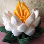 décoration de table avec des serviettes en origami
