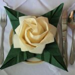 comment plier des serviettes pour la table originale