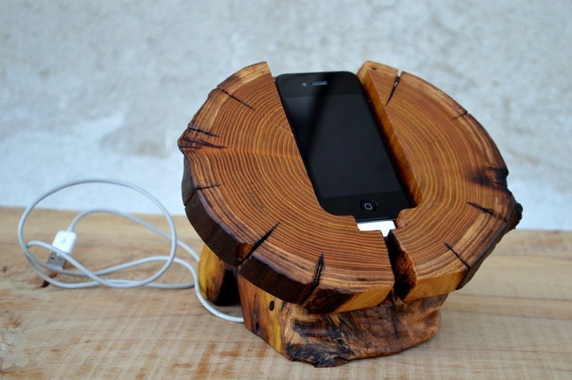 support de téléphone en bois