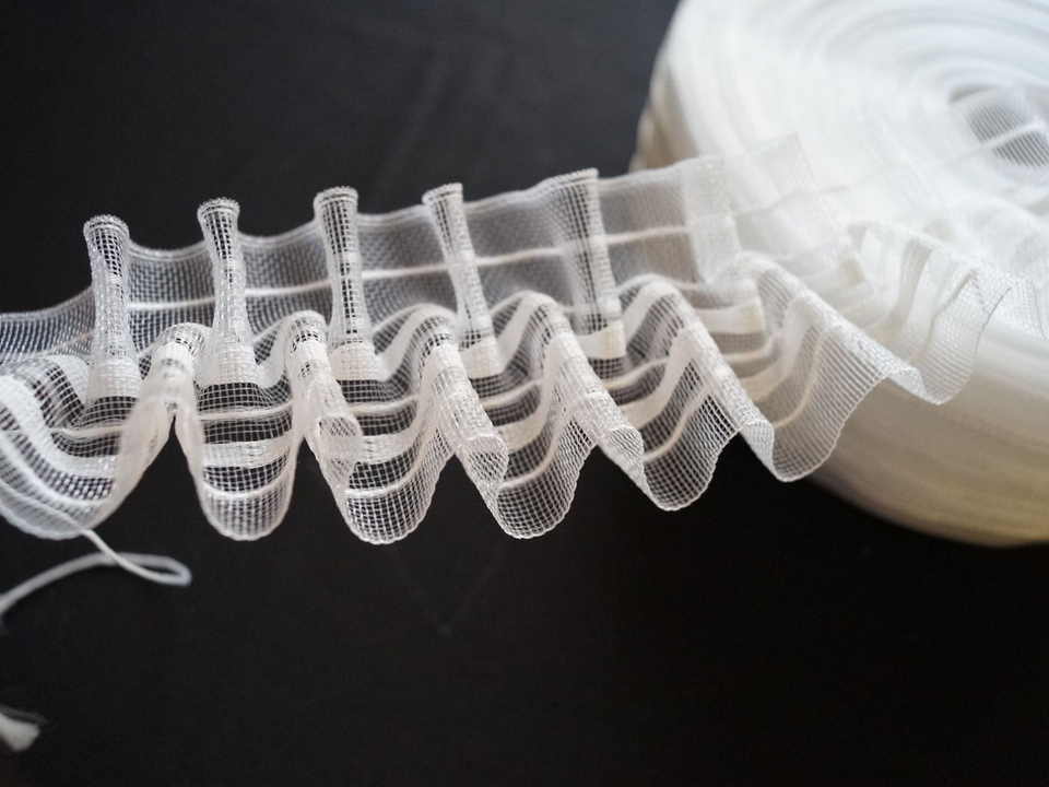 Ruban de rideau pour créer des plis sur le tulle
