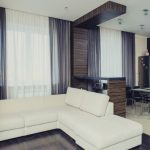 calcul du tissu sur les rideaux à l'intérieur de l'appartement