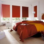 Stores dans différentes nuances de rouge