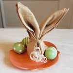 réglage de la table avec des serviettes en origami