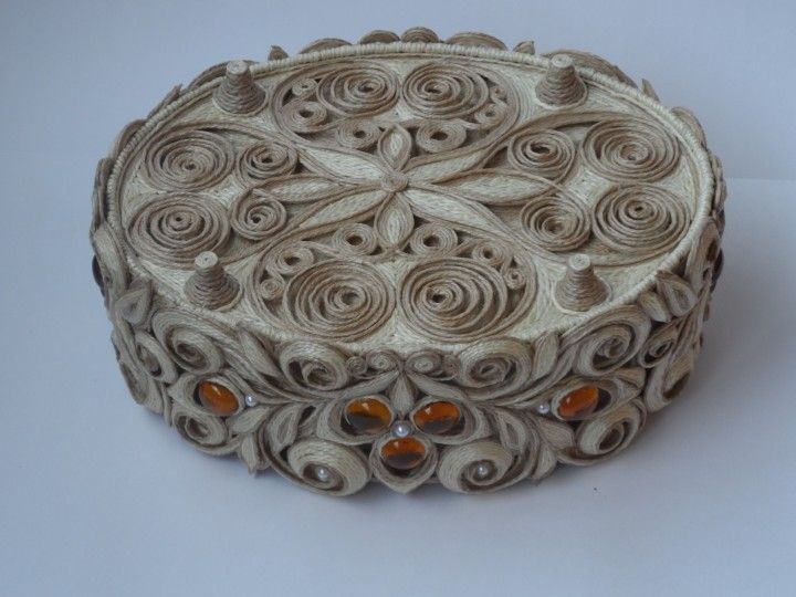 boîte à bijoux en jute avec vos propres mains