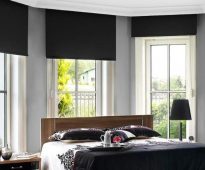 Décoration de la fenêtre de la chambre avec des lunettes de soleil