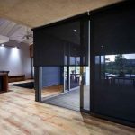Vitrage panoramique d'une maison privée