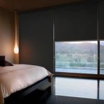 rideaux occultants dans la chambre