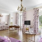 rideaux dans le hall moderne