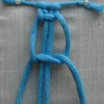 Creating a rotation when weaving a diagonal chain of macrame