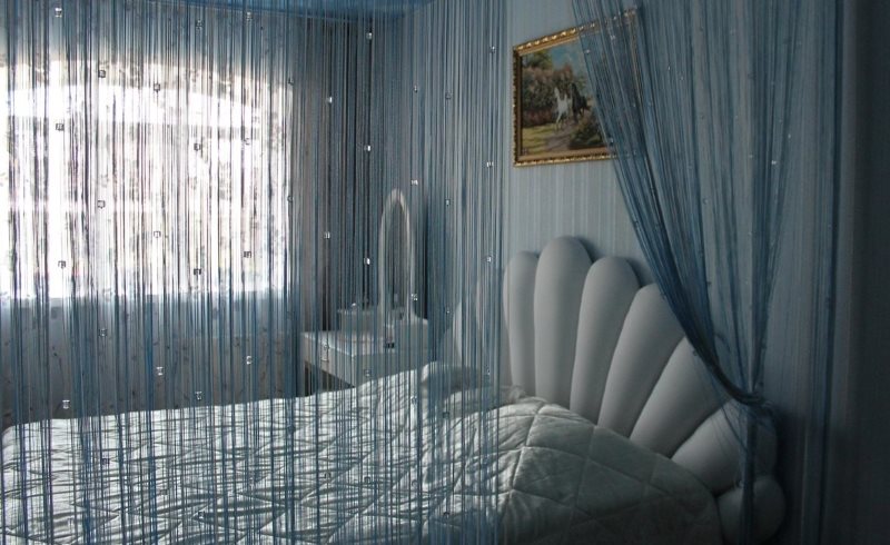 Intérieur de la chambre avec tulle tulle