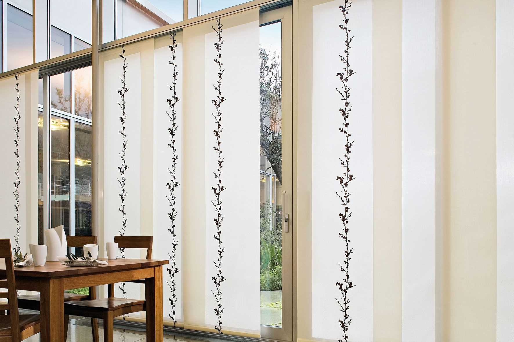 Japanese curtains in the interior