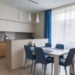 ห้องครัวห้องรับประทานอาหารในสไตล์ทันสมัย