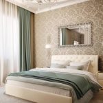 rideaux et rideaux sur la corniche de plafond