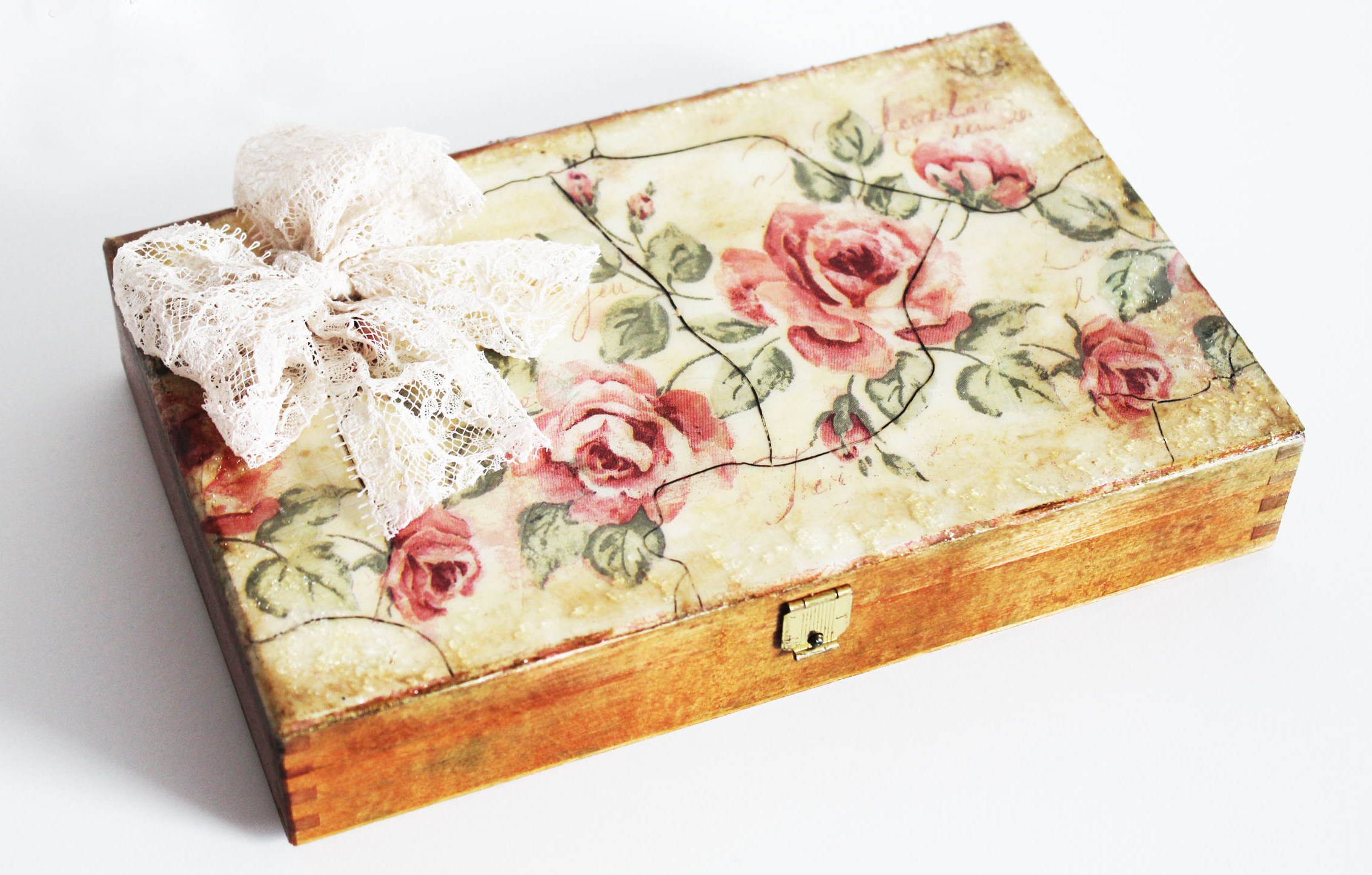 photo de conception de boîte à bijoux de découpage