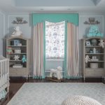 photo intérieur de rideaux turquoise