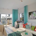 examen des rideaux turquoise