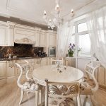 tulle dans la cuisine dans un style classique